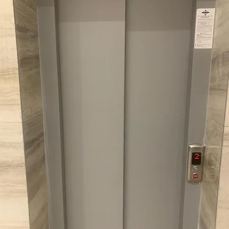 Jon's Apartmán *